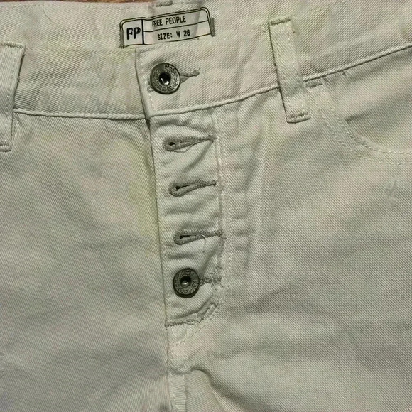 Free People White‎ Frayed Denim Shorts, Size 26 - Picture 2 of 8